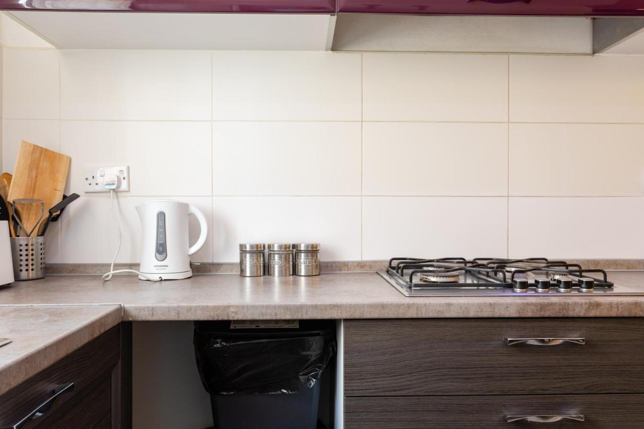 Pinewood Apartment Saint Julian's ภายนอก รูปภาพ