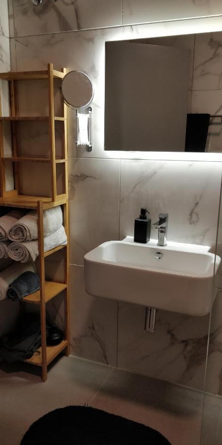 Pinewood Apartment Saint Julian's ภายนอก รูปภาพ