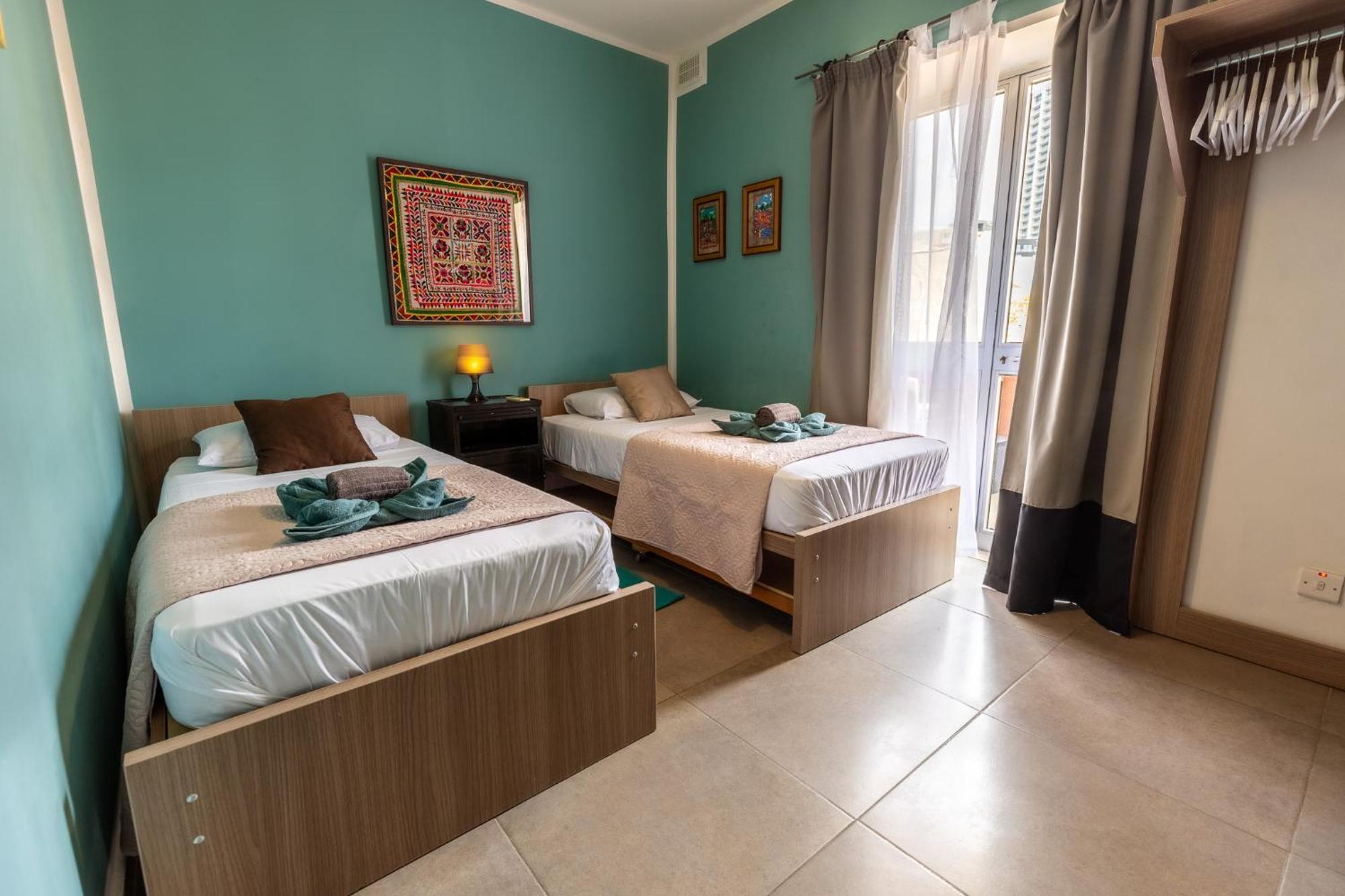 Pinewood Apartment Saint Julian's ภายนอก รูปภาพ