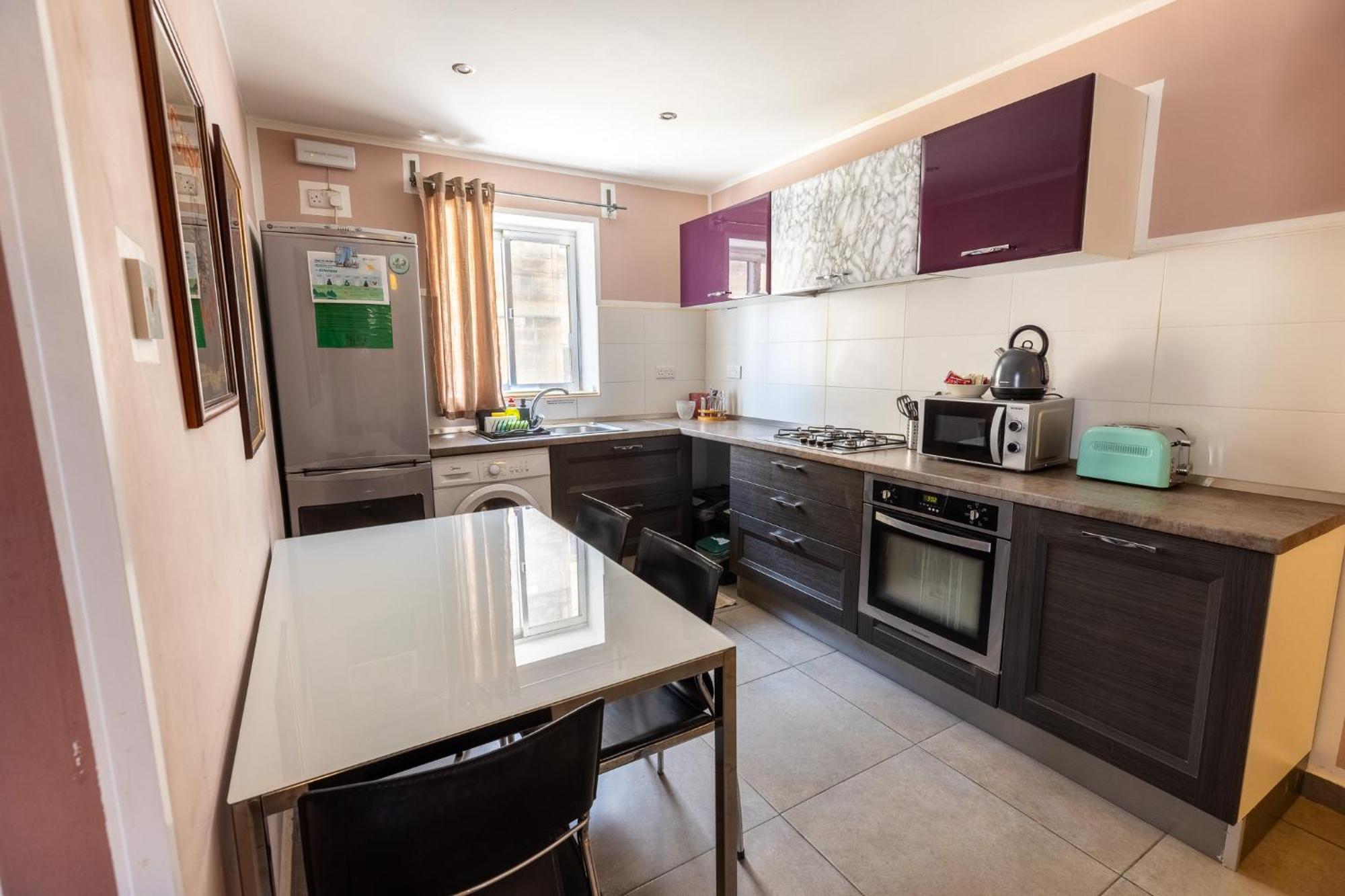 Pinewood Apartment Saint Julian's ภายนอก รูปภาพ