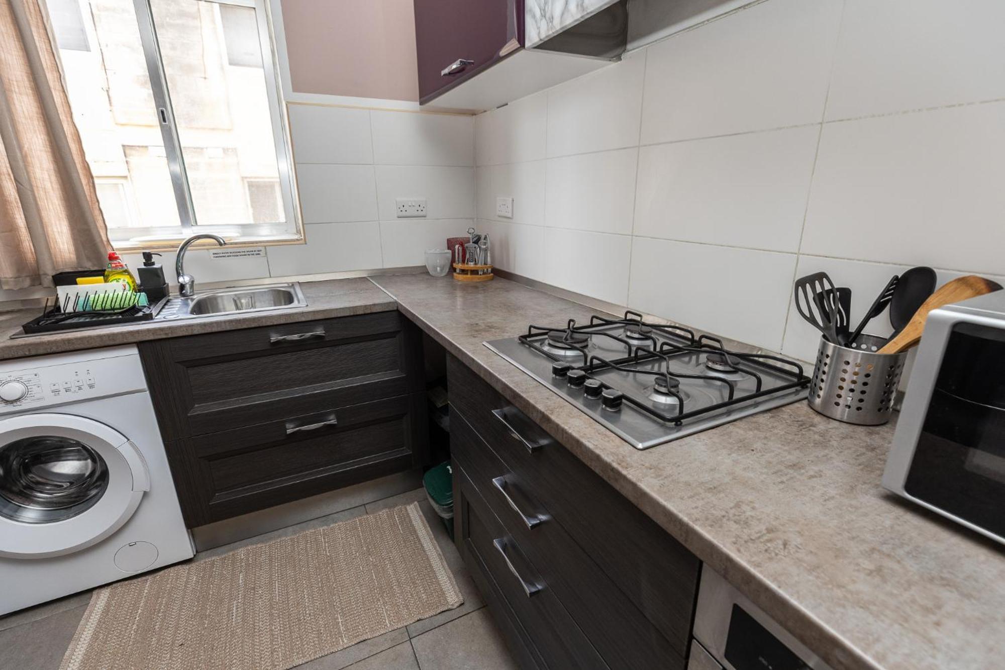 Pinewood Apartment Saint Julian's ภายนอก รูปภาพ