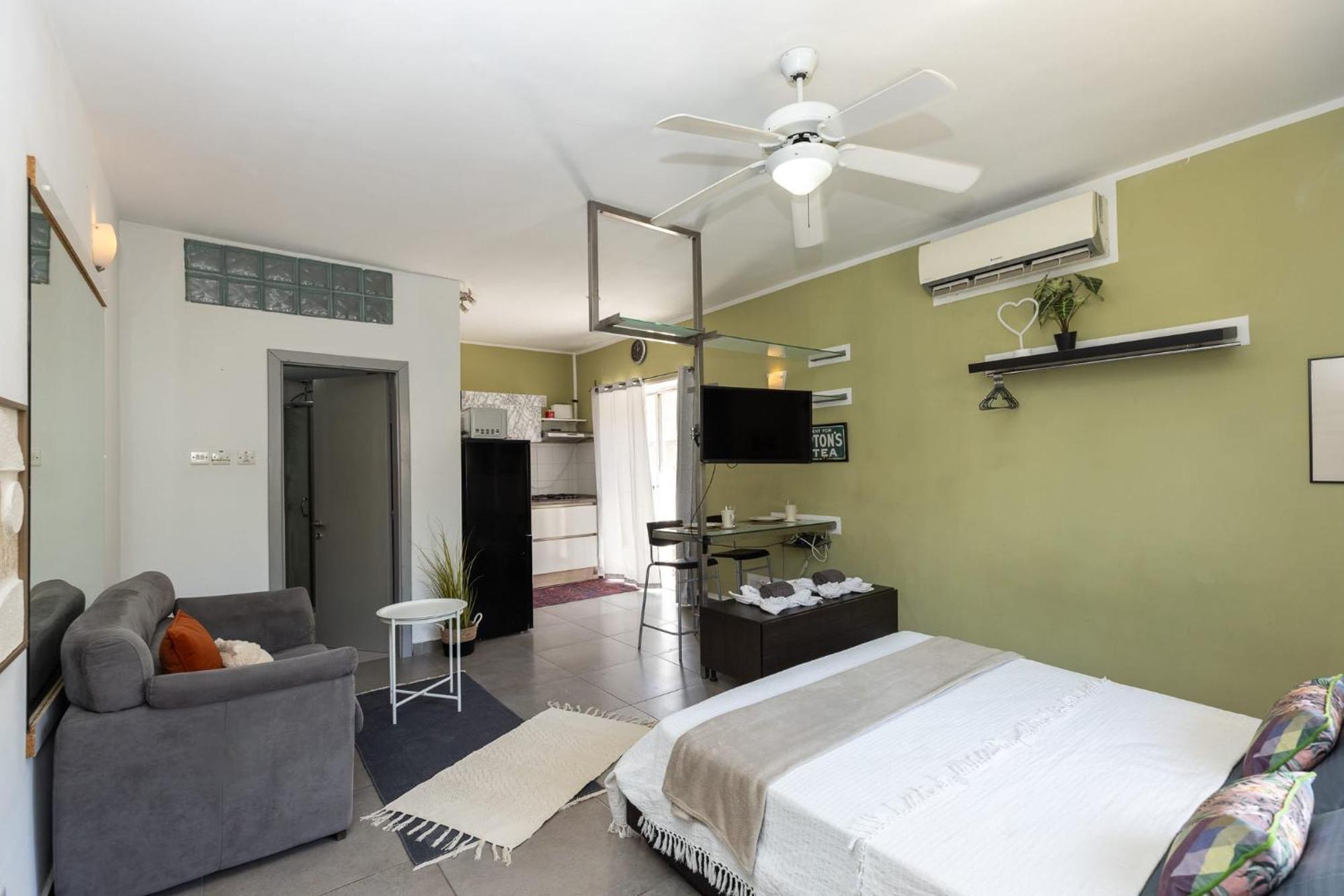 Pinewood Apartment Saint Julian's ภายนอก รูปภาพ
